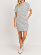 Load image into Gallery viewer, Effortlessly Chic T-Shirt Dress Black
